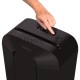 Шредер Fellowes PowerShred LX50 черный (секр.P-4)/перекрестный/9лист./17лтр./скрепки/скобы/пл.карты