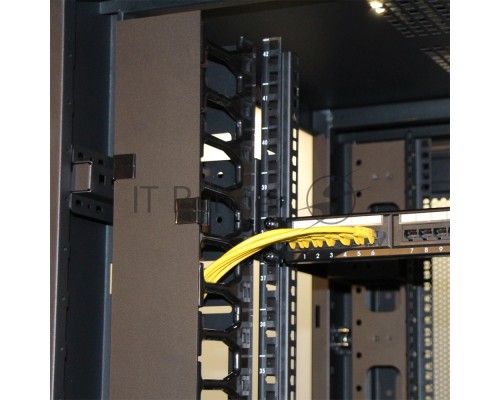 Вертикальные органайзеры с пластиковыми пальцами 149 мм, 42U, для шкафов Business шириной 800 мм, 2 шт., черные