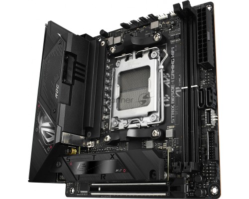 Материнская плата ASUS ROG STRIX X670E-I GAMING WIFI, AM5, AMD X670, 2xDDR5, 2xSATA, 2xM.2, 1xPCI-E 5.0 x16, 1xHDMI, 2xUSB-C, 1x 2.5Gb LAN, 3xUSB-A 3.2 Gen 2, 2xUSB-A 2.0, 7.1, Mini-ITX