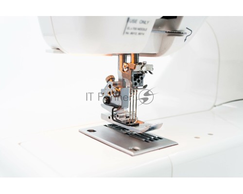 Распошивальная машина Janome CoverPro 7, белый